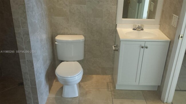 Building Photo - 492 NW 165th St