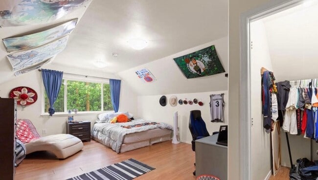 Building Photo - 5 bedroom Home on half acre in Palmer! Fantastic location, close to everything, great commute loc...