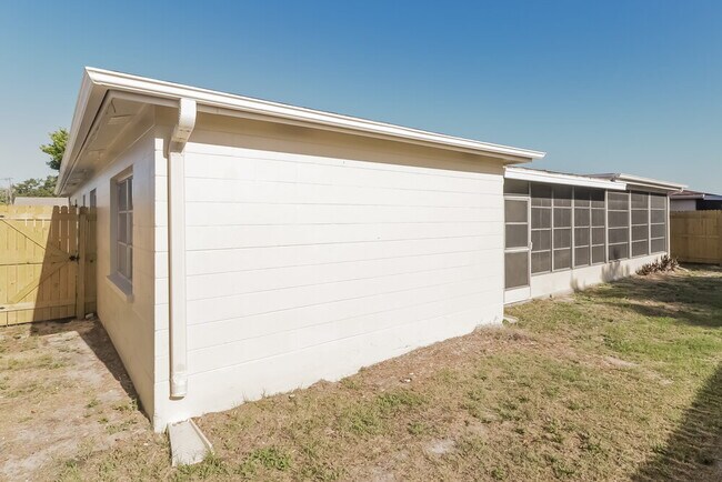 Building Photo - 9344 Wolcott Ln