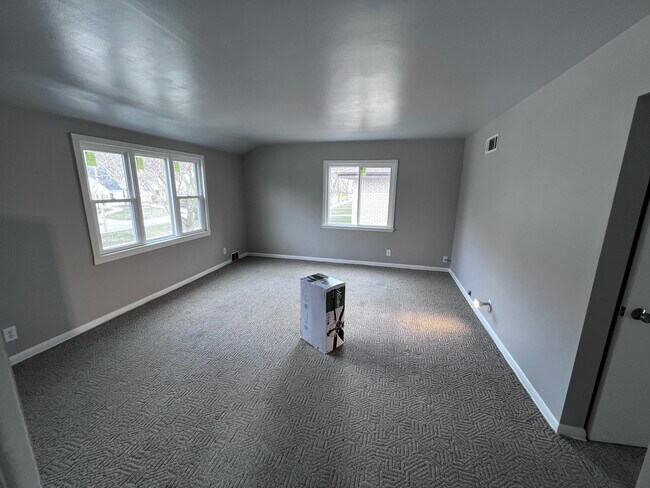 Blinds, fan and new carpeting now added! - 1258 Martha Washington Dr