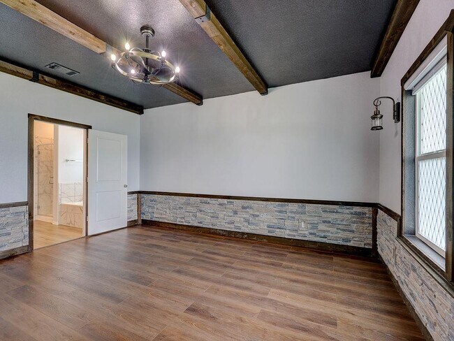 Building Photo - 1716 Frontenac St