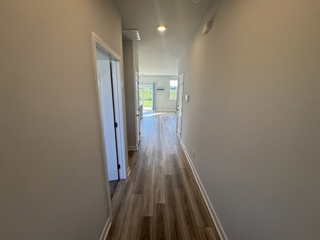Building Photo - 511 Forsberg Ct