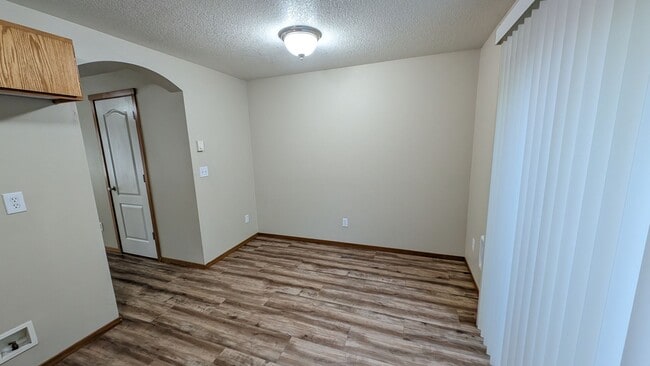 Building Photo - Wonderful townhouse in Forest Grove