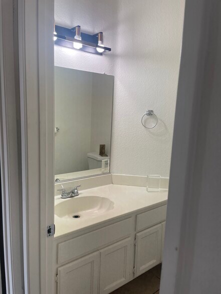 Building Photo - 29304 Quiet Harbor St