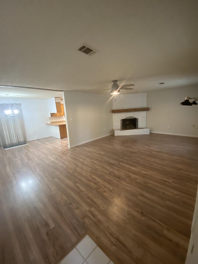 Building Photo - 2 Palmer Dr