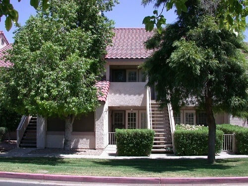 Primary Photo - Spacious 2 bedroom 2 bath Townhouse near B...