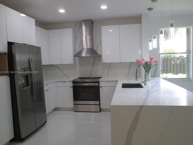 Building Photo - 6672 NW 107 Ct