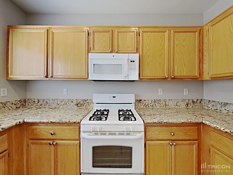 Building Photo - 4207 English Walnut Ct