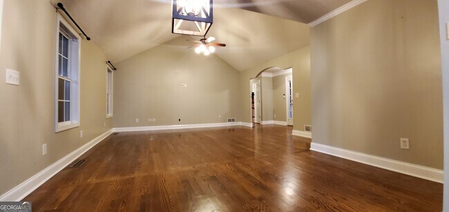 Building Photo - 340 Twin Point Way