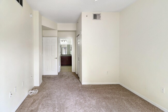 Building Photo - 4903 Midtown Ln