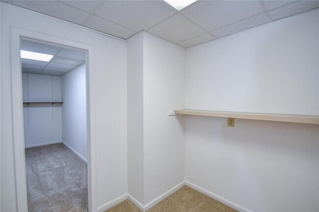 Building Photo - 17040 Birmingham Rd