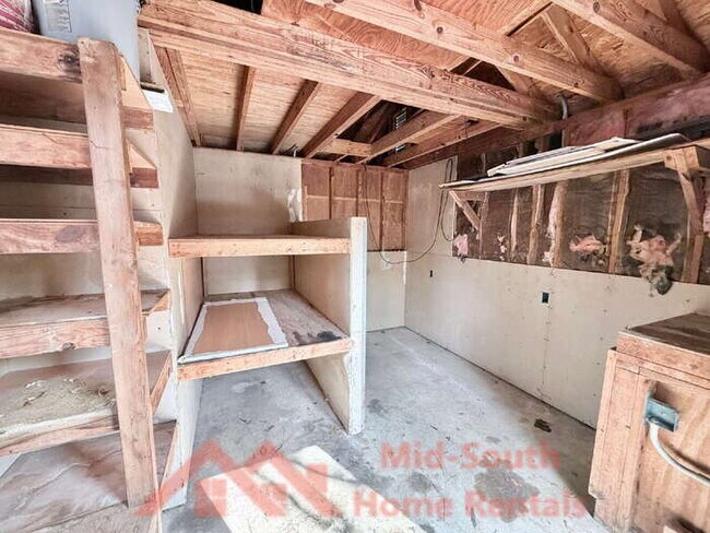 Building Photo - 7288 Hollorn Ln