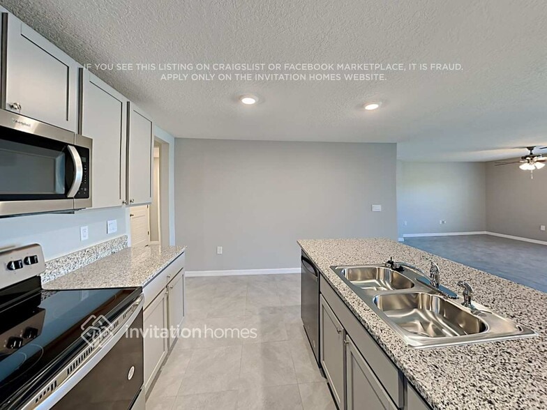 Building Photo - 4116 Silver Strand Trl