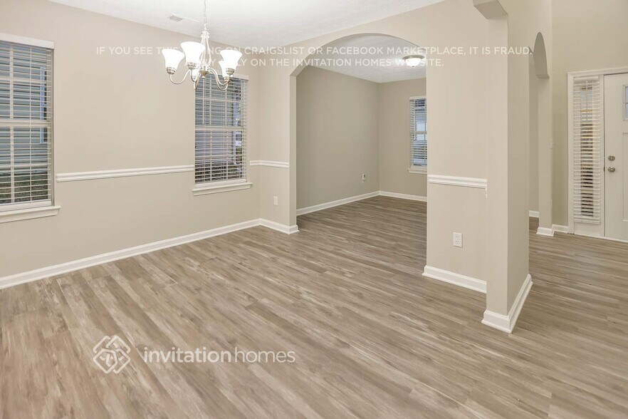 Building Photo - 2796 Two Lakes Cir