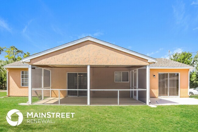 Building Photo - 22225 Seaton Ave