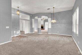 Building Photo - 1988 E Divot Dr