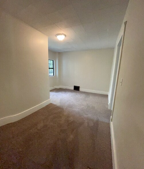 Building Photo - 1411 Portland Ave