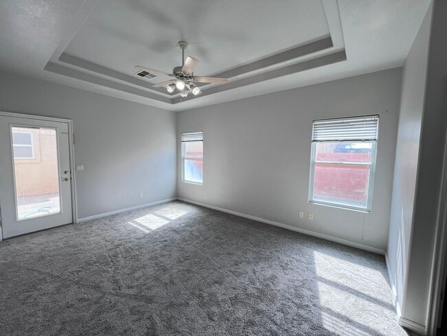 Building Photo - Townhome in Sky Ridge