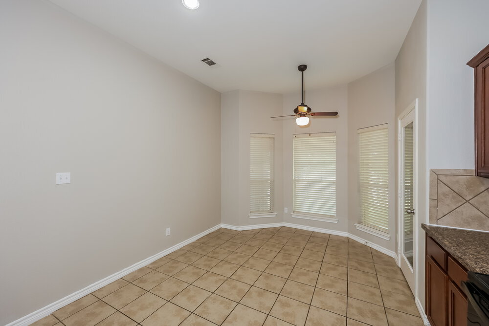 Building Photo - 1428 Park Crest Dr