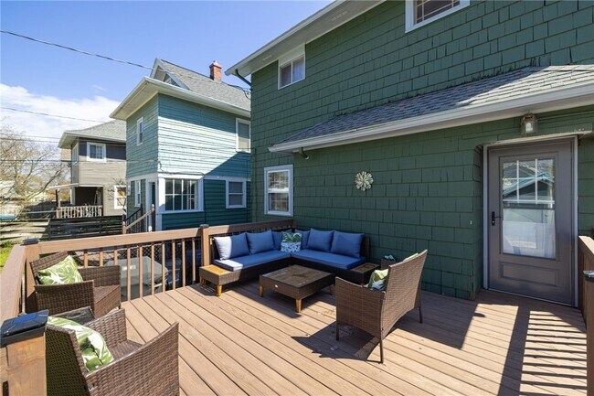 Building Photo - 109 Bedford St