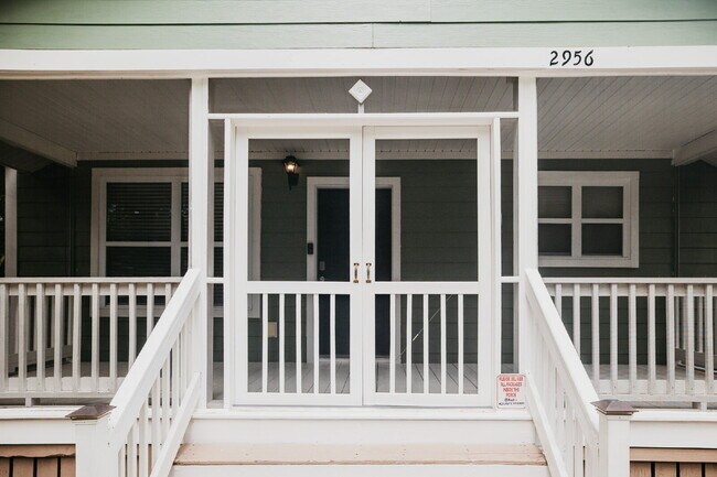 Building Photo - Charming 3 bed, 2 bath Mt. Pleasant Rental