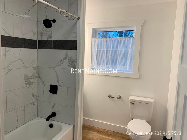 Building Photo - 167 Kennebec Rd