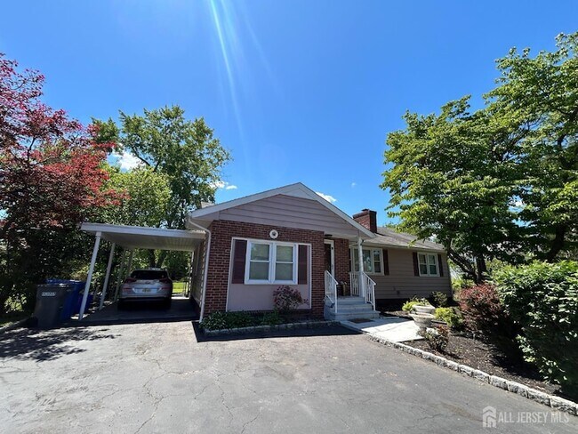 Building Photo - 869 Gates Ave