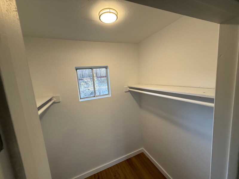 Building Photo - 1373 Real Way Ln