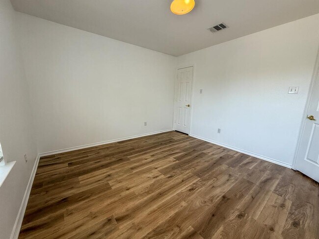 Building Photo - 1148 Apollo Cir