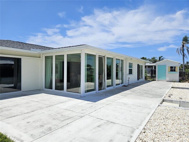 Building Photo - 2353 Bal Harbour Dr