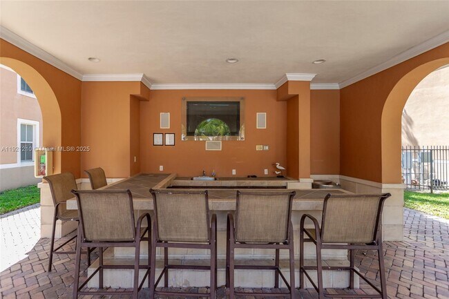 Building Photo - 6831 SW 44th St