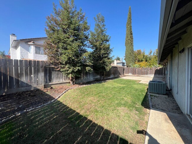 Building Photo - 4-bedroom single story home in Turlock!