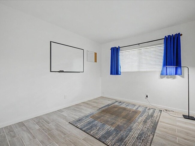 Building Photo - ALL UTILITIES, WIFI AND FURNITURE INCLUDED!! Beautiful Fully Furnished Home with Upgrades & Commu...