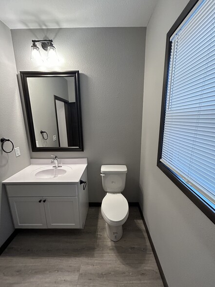 Main Floor Half Bathroom - 3073 Bluestem Trl