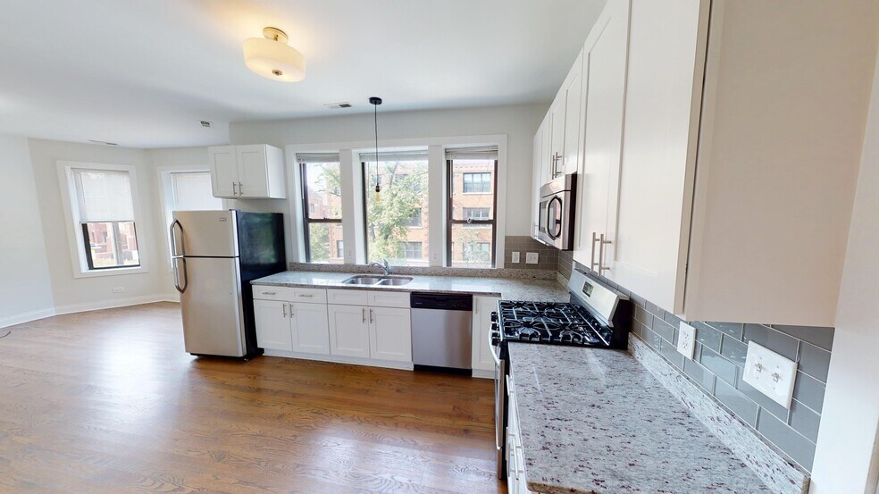 Building Photo - 1355 W Bryn Mawr Ave