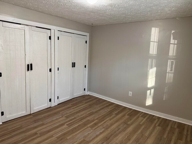 Building Photo - 51 Shields Ln