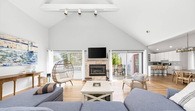 Building Photo - 12 Douglas Ct