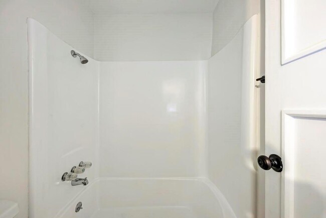 Building Photo - 6305 Forest Hills Dr