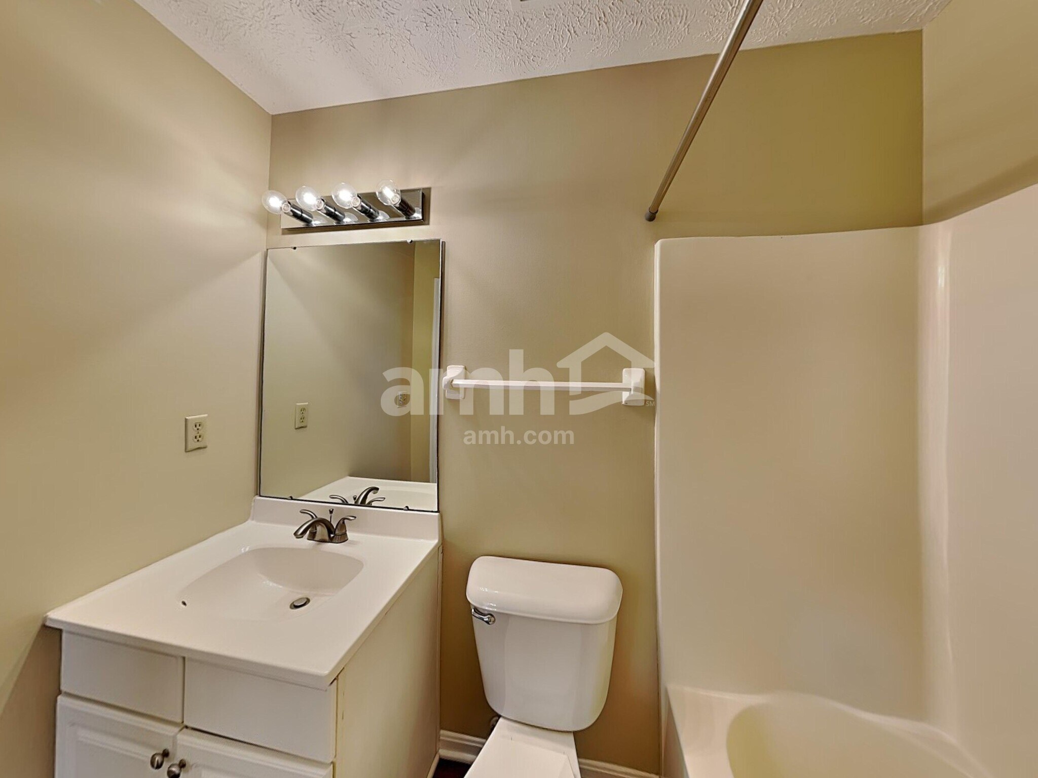 Building Photo - 982 Vixen Dr