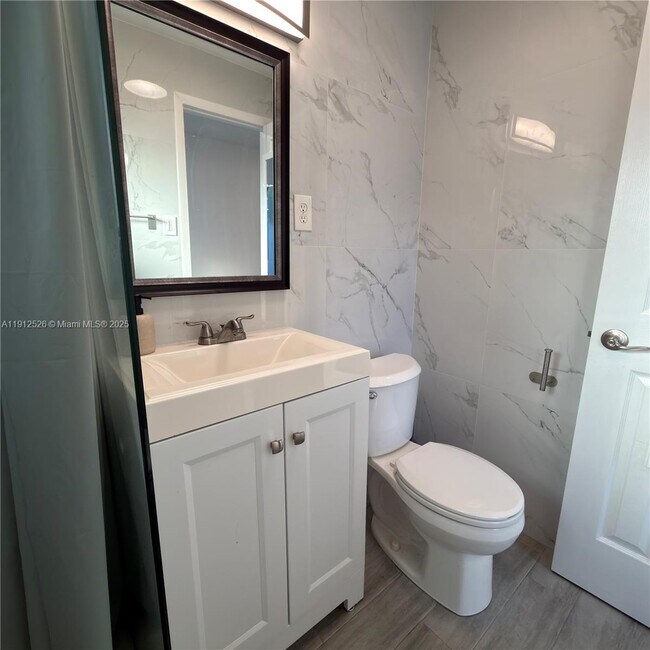 Building Photo - 1850 SW 73rd Court Rd