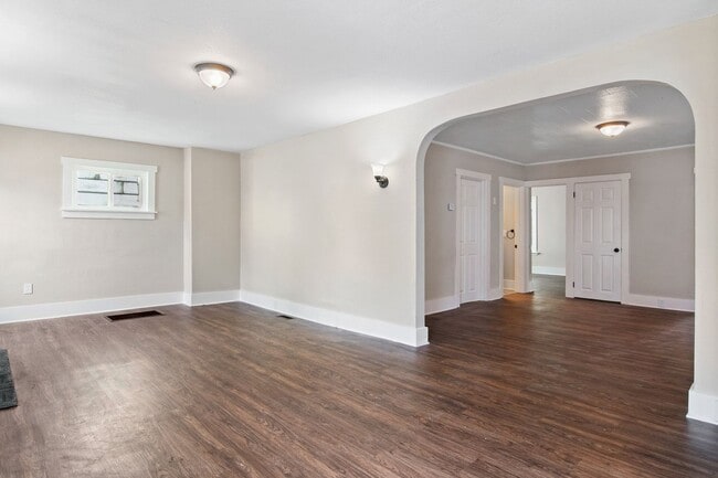Building Photo - Coming Soon - Charming 3 Bedroom, 1 Bath S...