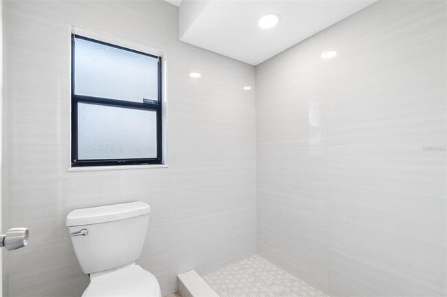 Building Photo - 3601 Fairway Forest Cir