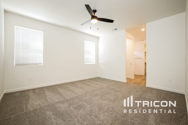 Building Photo - 807 Fire Wheel Dr