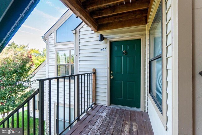 Building Photo - 13408 Shady Knoll Dr