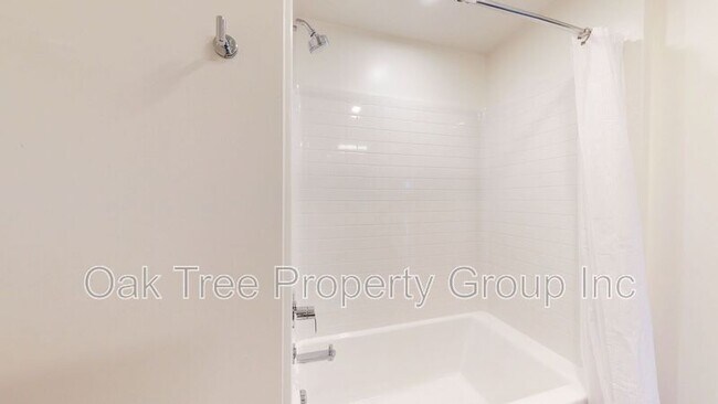 Building Photo - 532 Union St