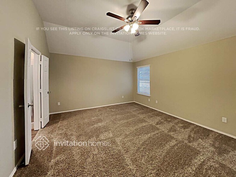 Building Photo - 904 Chestnut Ln
