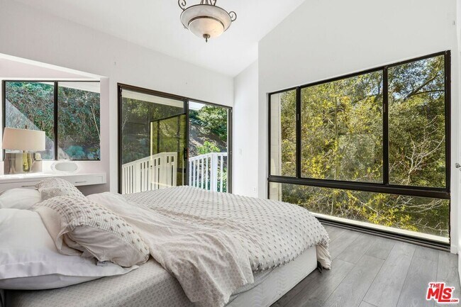 Building Photo - 2350 Benedict Canyon Drive