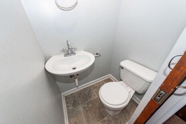 Building Photo - 4 Bedroom, 2.5 Bathroom Home on James Island