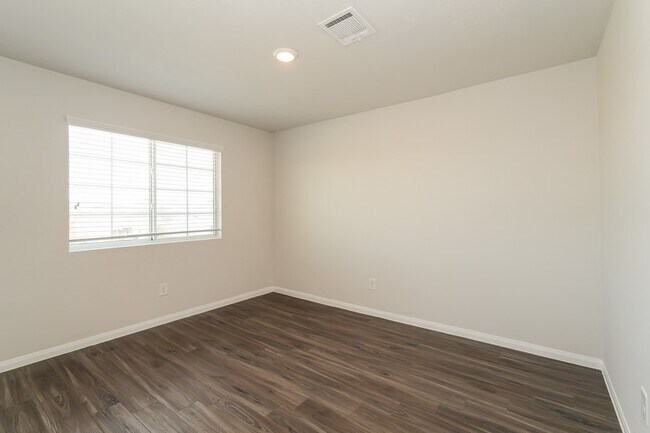 Building Photo - 5434 Comel Ct