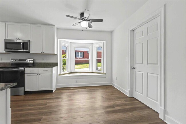Building Photo - 2464 Elfinwing Ln